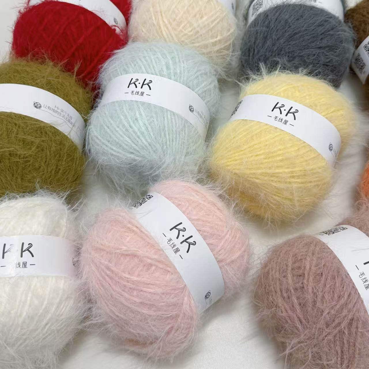 1개의 큰 가방에는 각각 200g씩 총 2개의 실이 들 - Woven Scarf Blanket 리뷰 및 가격